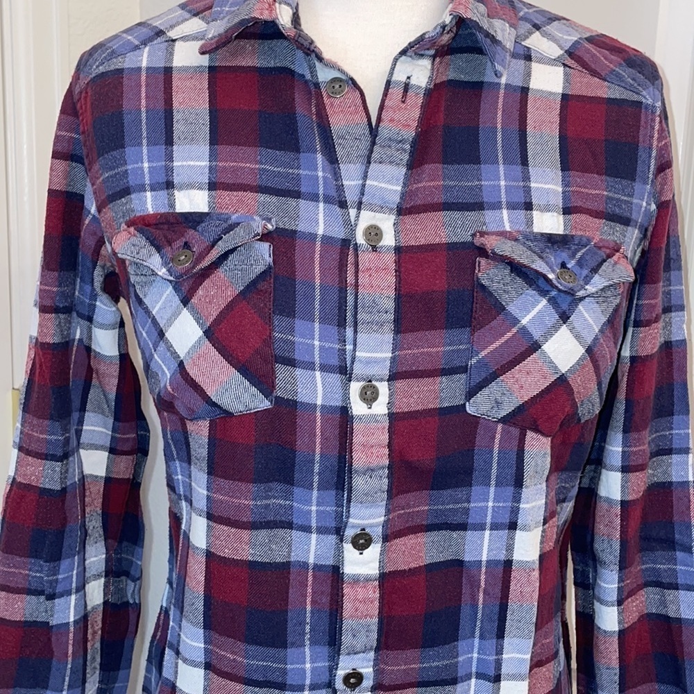 TNA classic flannel shirt in red and blue in women’s size small - Picture 3 of 9